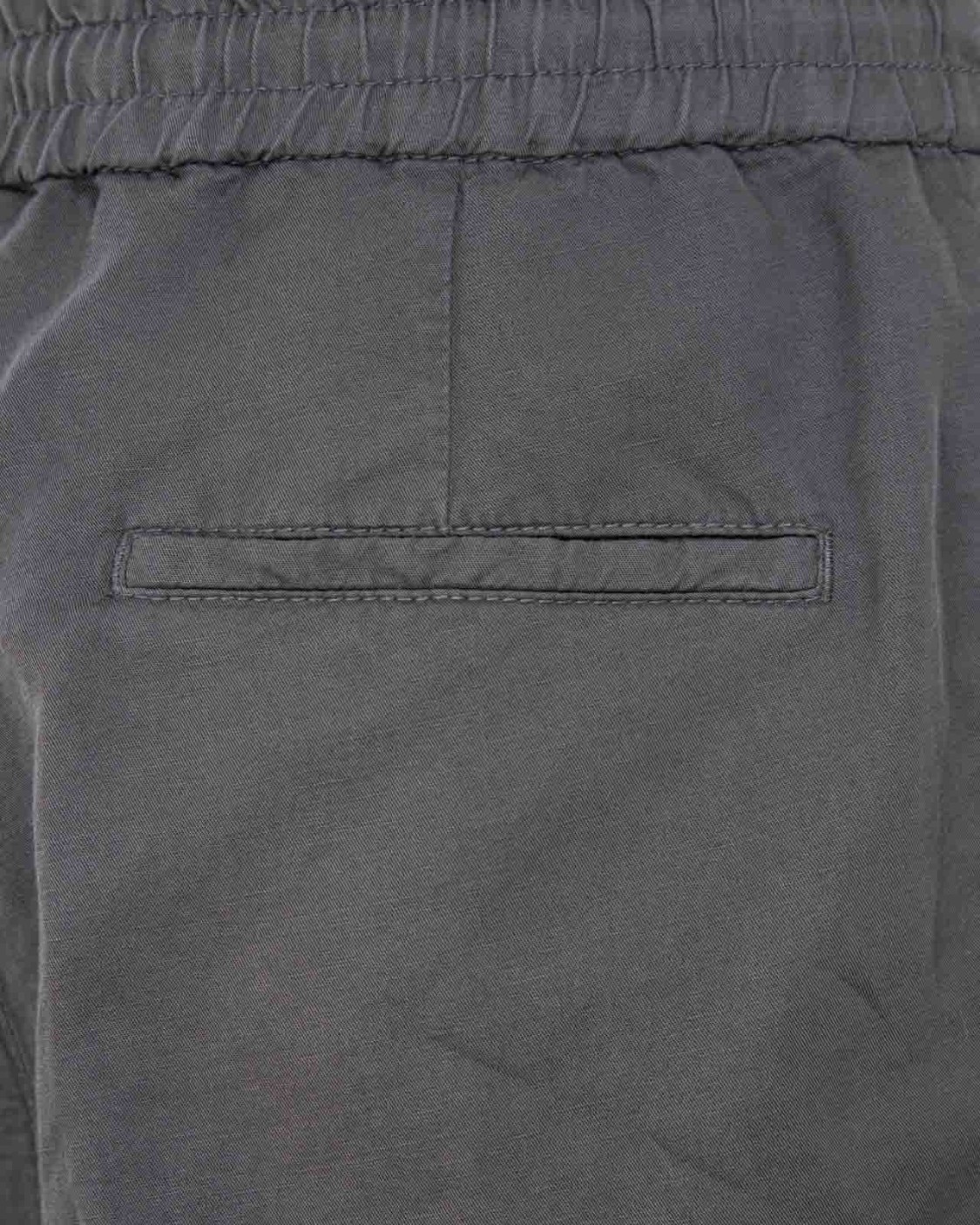 shop BRUNELLO CUCINELLI  Pantalone: Brunello Cucinelli pantaloni leisure fit in gabardina di lino e cotone con coulisse e pince.
Chiusura a zip con gancetti in metallo e coulisse.
Tasche frontali.
Tasche posteriori a filetto.
Pince.
Leisure fit.
Composizione: 54% LINO, 46% COTONE.
Fabbricato in Italia.. M291DE1710-C6313 number 55601